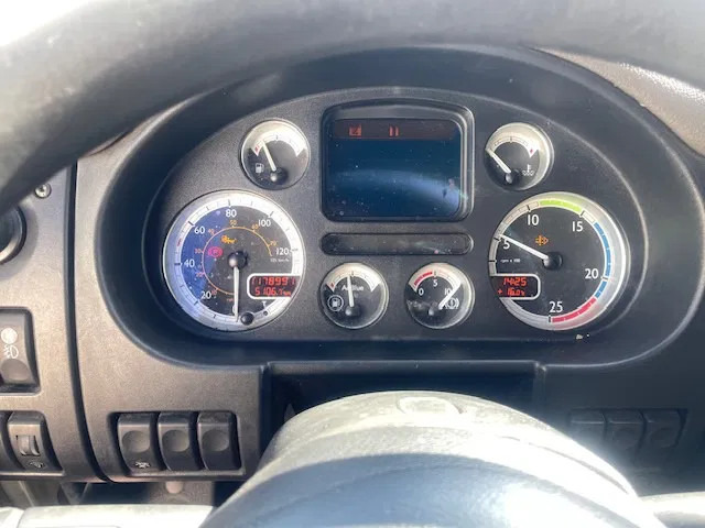 Tractor unit DAF CF 85.410 Automatic 2 Tanks: picture 10 Tractor unit DAF CF 85.410 Automatic 2 Tanks: picture 10