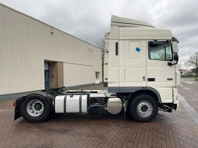 DAF XF 105.410 Euro 5 Automatic Retarder - Tractor unit: picture 2 DAF XF 105.410 Euro 5 Automatic Retarder - Tractor unit: picture 2