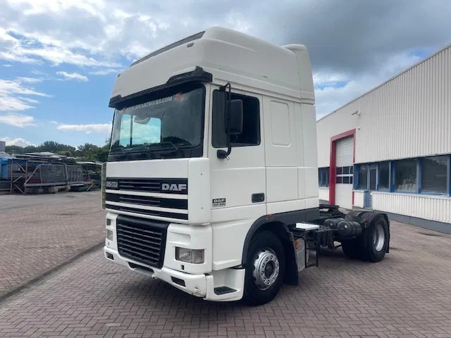 DAF XF 95.480 Euro 2 Manual-gear - Tractor unit: picture 3 DAF XF 95.480 Euro 2 Manual-gear - Tractor unit: picture 3