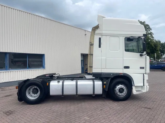 DAF XF 95.480 Euro 2 Manual-gear - Tractor unit: picture 5 DAF XF 95.480 Euro 2 Manual-gear - Tractor unit: picture 5