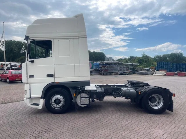 DAF XF 95.480 Euro 2 Manual-gear - Tractor unit: picture 4 DAF XF 95.480 Euro 2 Manual-gear - Tractor unit: picture 4