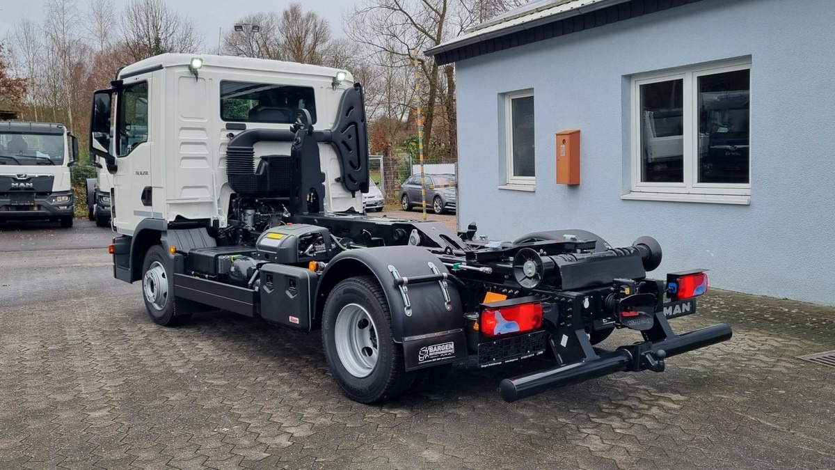 New Hook lift truck MAN TGL 12.250 BL NEU City Abrollkipper PowerMatic s: picture 18