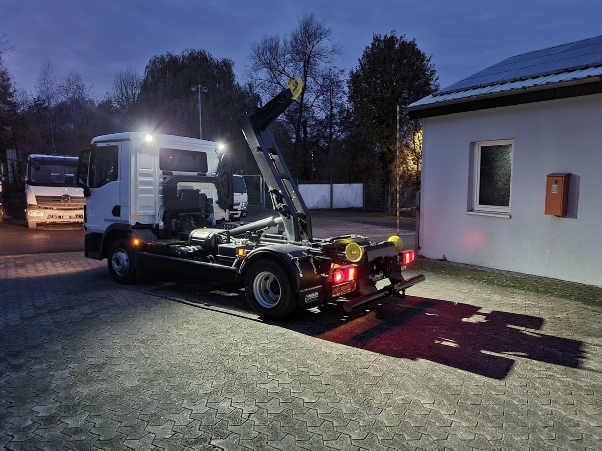 New Hook lift truck MAN TGL 12.250 BL NEU City Abrollkipper PowerMatic s: picture 20