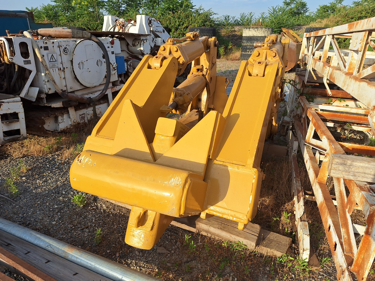 CATERPILLAR D9G-H - Ripper for Bulldozer: picture 2 CATERPILLAR D9G-H - Ripper for Bulldozer: picture 2