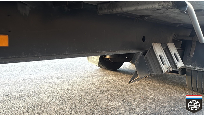 Van Eck UT-3 AIR FREIGHT - VOLUME MULTI TEMP - DATALOG - 3x BPW 1x LIFT - Refrigerated semi-trailer: picture 5 Van Eck UT-3 AIR FREIGHT - VOLUME MULTI TEMP - DATALOG - 3x BPW 1x LIFT - Refrigerated semi-trailer: picture 5