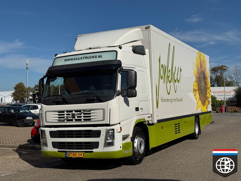Volvo FM 300 - FRIGO BOX TRUCK + Taillift - New tyres - CONCOURSTAAT - Refrigerated truck: picture 2 Volvo FM 300 - FRIGO BOX TRUCK + Taillift - New tyres - CONCOURSTAAT - Refrigerated truck: picture 2