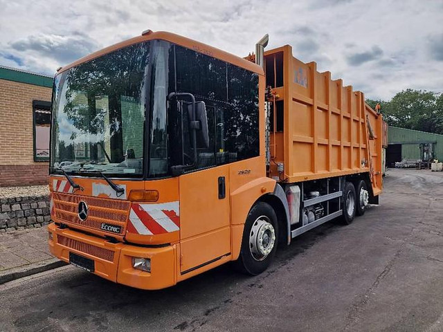 Mercedes-Benz Econic 2628 - Refuse truck: picture 1 Mercedes-Benz Econic 2628 - Refuse truck: picture 1