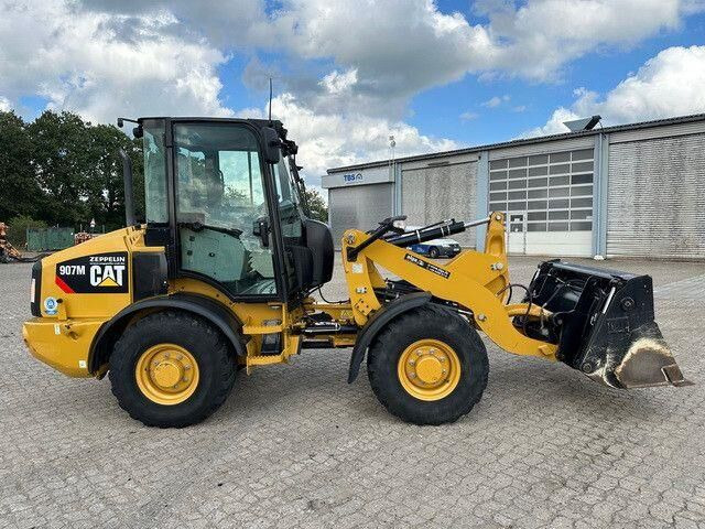 Caterpillar 907 M 4x4, 4+1 Schaufel, Palettengabel, S.W.S - Wheel loader: picture 5 Caterpillar 907 M 4x4, 4+1 Schaufel, Palettengabel, S.W.S - Wheel loader: picture 5