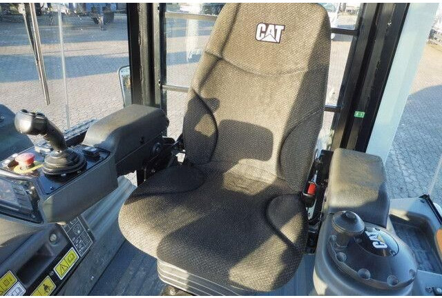 Roller Caterpillar CD54B, Streuer, Kantenschneider, Tandemwalzenzug: picture 16