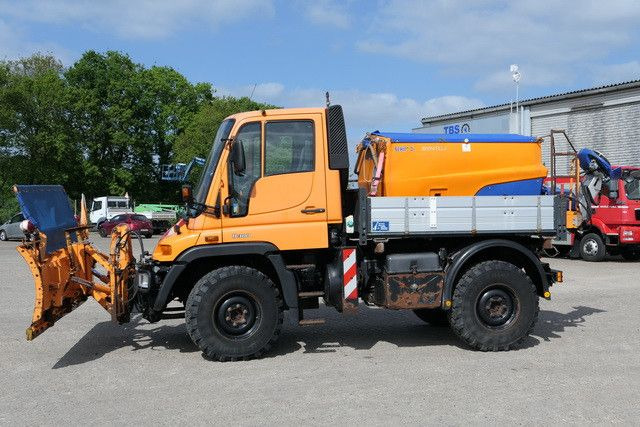 Unimog U 300 4x4, Schmidt, Streuer, Schild, Klima,27tkm - Commercial vehicle: picture 3 Unimog U 300 4x4, Schmidt, Streuer, Schild, Klima,27tkm - Commercial vehicle: picture 3