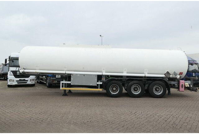 Kässbohrer STH 34/10-24/Tank 34.000 ltr./Unterbefüll./Pumpe - Tanker semi-trailer: picture 2 Kässbohrer STH 34/10-24/Tank 34.000 ltr./Unterbefüll./Pumpe - Tanker semi-trailer: picture 2