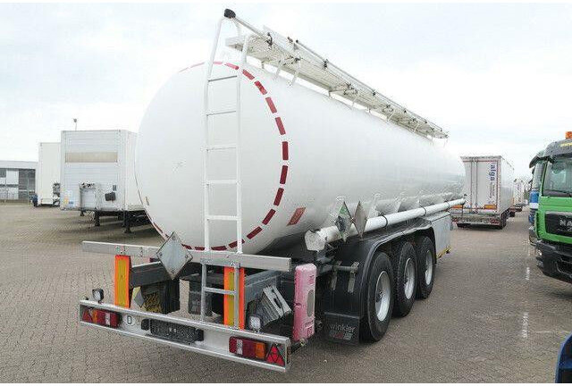 Kässbohrer STH 34/10-24/Tank 34.000 ltr./Unterbefüll./Pumpe - Tanker semi-trailer: picture 4 Kässbohrer STH 34/10-24/Tank 34.000 ltr./Unterbefüll./Pumpe - Tanker semi-trailer: picture 4