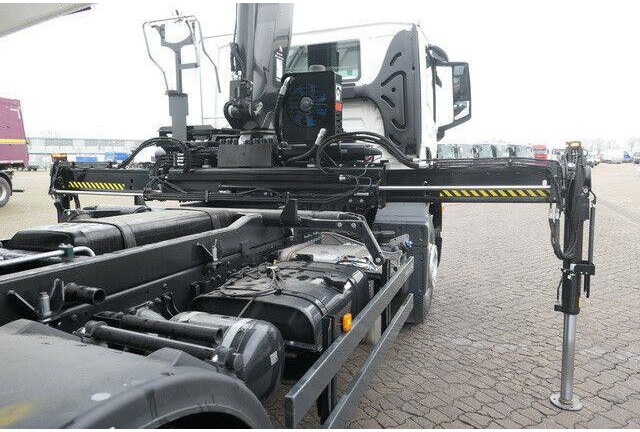 MAN 18.320 TGM BB, Kran Hiab X-Hiduo 138, Funk, AHK - Tipper: picture 3 MAN 18.320 TGM BB, Kran Hiab X-Hiduo 138, Funk, AHK - Tipper: picture 3