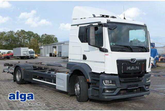 MAN 18.330 TGS 4x2, BDF, LBW 2to., Klima, AHK, Luft - Cab chassis truck: picture 1 MAN 18.330 TGS 4x2, BDF, LBW 2to., Klima, AHK, Luft - Cab chassis truck: picture 1