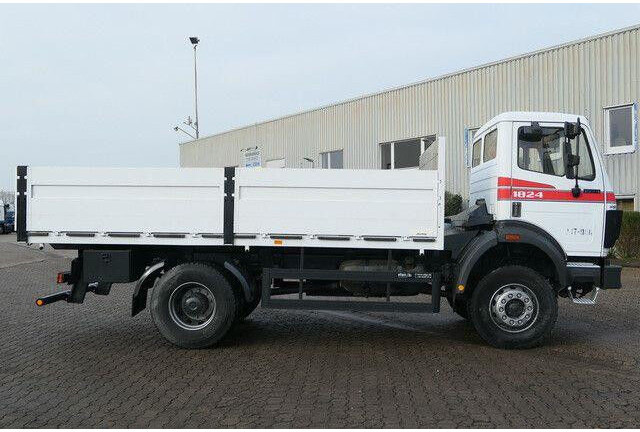 Mercedes-Benz 1824 AK 4x4, Allrad, AHK, Blattfederung, 168tkm - Dropside/ Flatbed truck: picture 2 Mercedes-Benz 1824 AK 4x4, Allrad, AHK, Blattfederung, 168tkm - Dropside/ Flatbed truck: picture 2