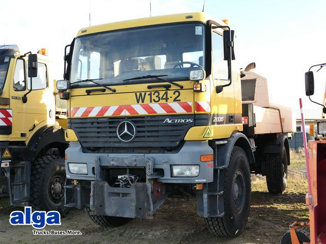 Mercedes-Benz 2035 AK Actros 4x4, Kehrmaschine Schmidt, Allrad - Road sweeper: picture 3 Mercedes-Benz 2035 AK Actros 4x4, Kehrmaschine Schmidt, Allrad - Road sweeper: picture 3