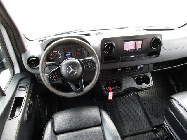 Mercedes-Benz 316 CDI Sprinter, Euro 6, Autom., AHK - Minibus, People carrier: picture 3 Mercedes-Benz 316 CDI Sprinter, Euro 6, Autom., AHK - Minibus, People carrier: picture 3