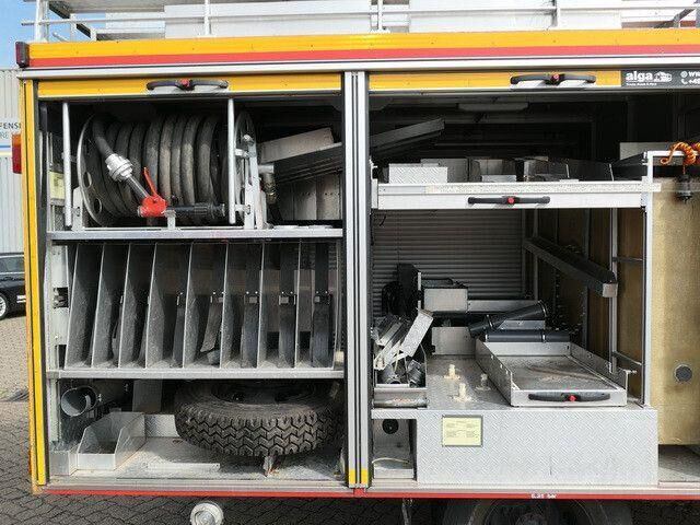 Mercedes-Benz 814 D/Feuerwehr/Metz/Wassertank/Pumpe - Fire engine: picture 3 Mercedes-Benz 814 D/Feuerwehr/Metz/Wassertank/Pumpe - Fire engine: picture 3