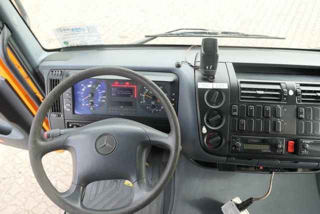 Municipal/ Special vehicle, Box truck Mercedes-Benz 1518 A Atego 4X4, Klima, AHK, Allrad, Rolltor: picture 13