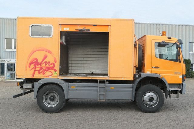 Municipal/ Special vehicle, Box truck Mercedes-Benz 1518 A Atego 4X4, Klima, AHK, Allrad, Rolltor: picture 7