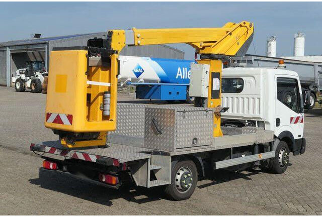 Nissan 32.12 4x2, 11m Arbeitshöhe, Klima,3. Sitz - Truck mounted aerial platform: picture 3 Nissan 32.12 4x2, 11m Arbeitshöhe, Klima,3. Sitz - Truck mounted aerial platform: picture 3