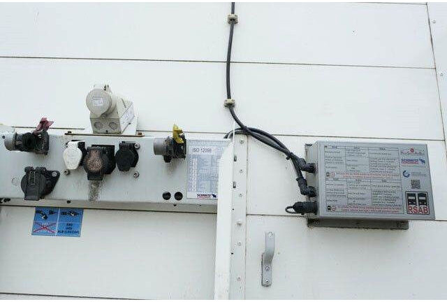 Schmitz Cargobull SCS 18/L-13.62 EB,2-Achser,LBW 2.0to.,Alu-Felgen - Curtainsider semi-trailer: picture 3 Schmitz Cargobull SCS 18/L-13.62 EB,2-Achser,LBW 2.0to.,Alu-Felgen - Curtainsider semi-trailer: picture 3