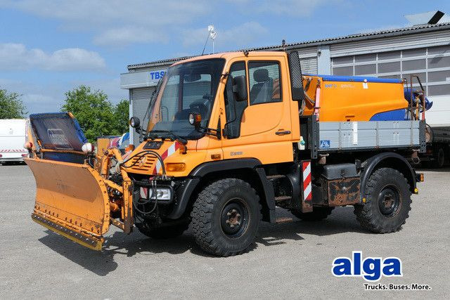 Unimog U 300 4x4, Schmidt, Streuer, Schild, Klima,27tkm - Truck: picture 1 Unimog U 300 4x4, Schmidt, Streuer, Schild, Klima,27tkm - Truck: picture 1