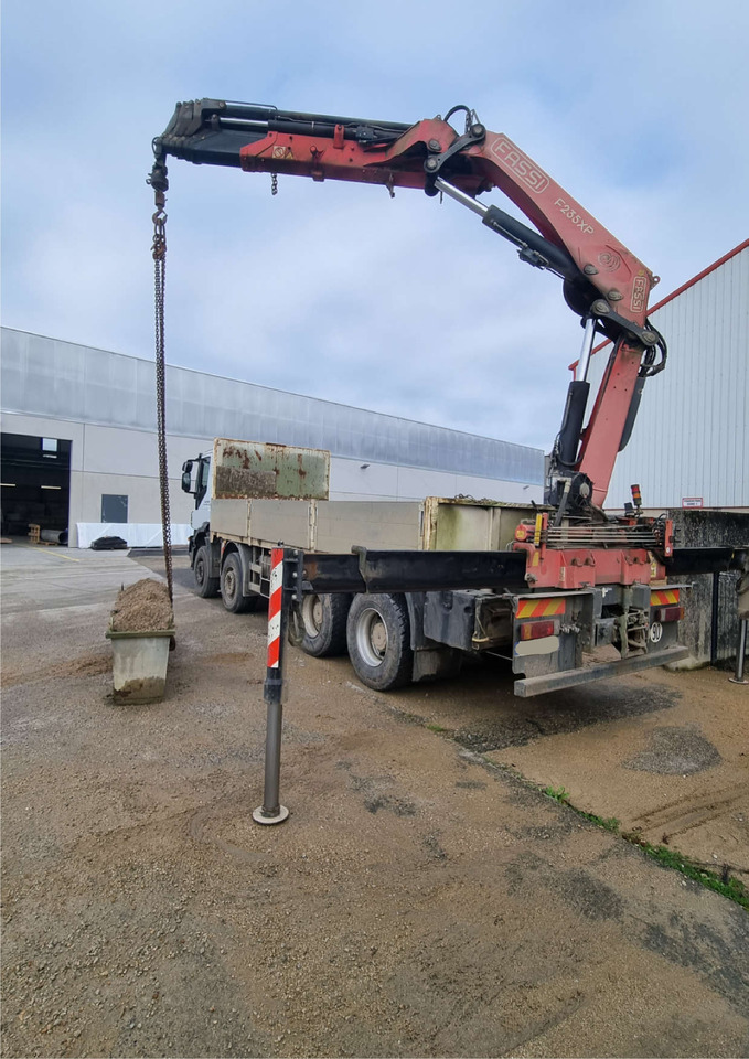 IVECO Trakker - Tipper, Crane truck: picture 1 IVECO Trakker - Tipper, Crane truck: picture 1