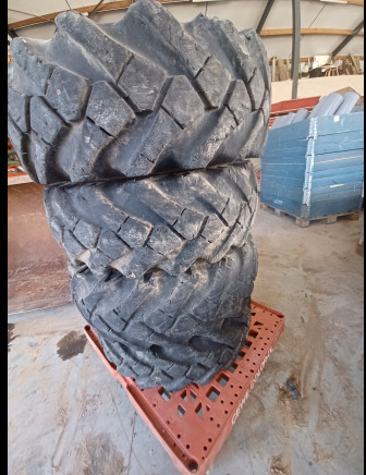 4 Roues pour engins agricole sur jantes Evrest - Wheel and tire package for Farm tractor: picture 5 4 Roues pour engins agricole sur jantes Evrest - Wheel and tire package for Farm tractor: picture 5