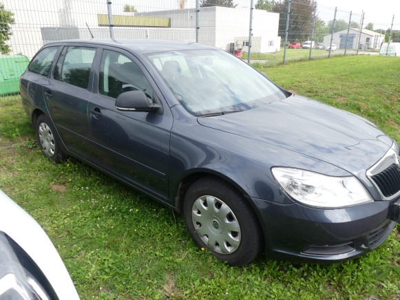 Break Skoda Octavia Combi (2011-97.803 km) - Car: picture 4 Break Skoda Octavia Combi (2011-97.803 km) - Car: picture 4