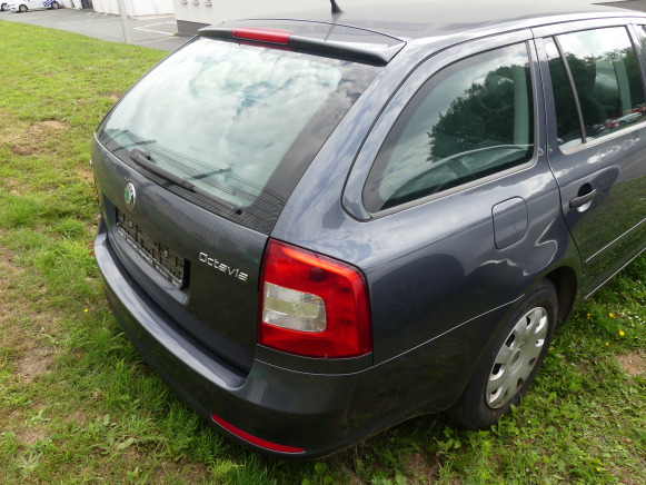 Break Skoda Octavia Combi (2011-97.803 km) - Car: picture 5 Break Skoda Octavia Combi (2011-97.803 km) - Car: picture 5
