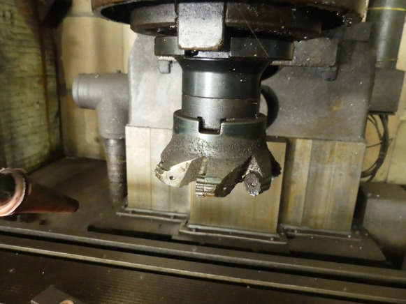 Fraiseuse universelle CNC 3 aves Fias Mh6 - Milling machine: picture 3 Fraiseuse universelle CNC 3 aves Fias Mh6 - Milling machine: picture 3