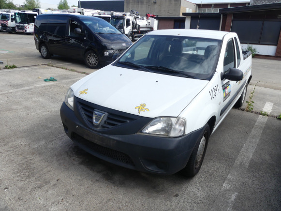 REF:12391 - Camionnette pickup Dacia Logan 1.5 DCI (2011-175.387 km) - Pickup truck: picture 1 REF:12391 - Camionnette pickup Dacia Logan 1.5 DCI (2011-175.387 km) - Pickup truck: picture 1