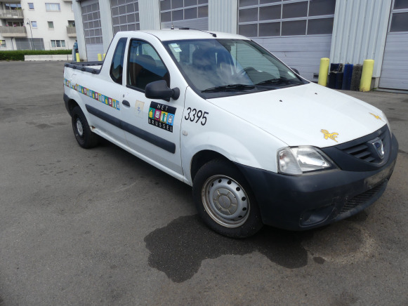 REF:12395 - Camionnette pickup Dacia Logan 1.5 DCI (2012-121.398 km) - Pickup truck: picture 3 REF:12395 - Camionnette pickup Dacia Logan 1.5 DCI (2012-121.398 km) - Pickup truck: picture 3