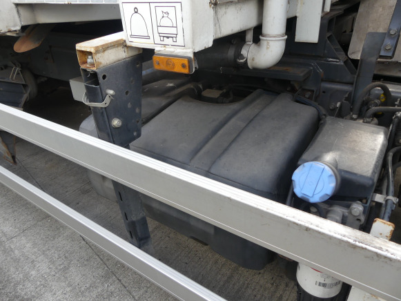 REF:1388 - Camion poubelle Renault Midlum 270DXI (2011-185.032 km) - Refuse truck: picture 5 REF:1388 - Camion poubelle Renault Midlum 270DXI (2011-185.032 km) - Refuse truck: picture 5