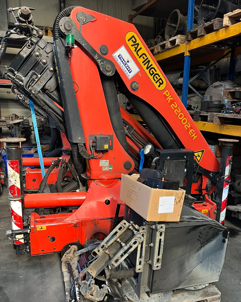 PALFINGER PK 22002-EH D year 2013, remote control, extra functions - Truck mounted crane: picture 2 PALFINGER PK 22002-EH D year 2013, remote control, extra functions - Truck mounted crane: picture 2