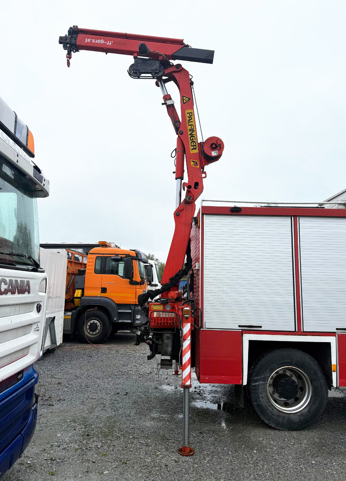 PALFINGER PK 7000 A crane with winch, Ladekran mit Seilwinde - Truck mounted crane: picture 2 PALFINGER PK 7000 A crane with winch, Ladekran mit Seilwinde - Truck mounted crane: picture 2