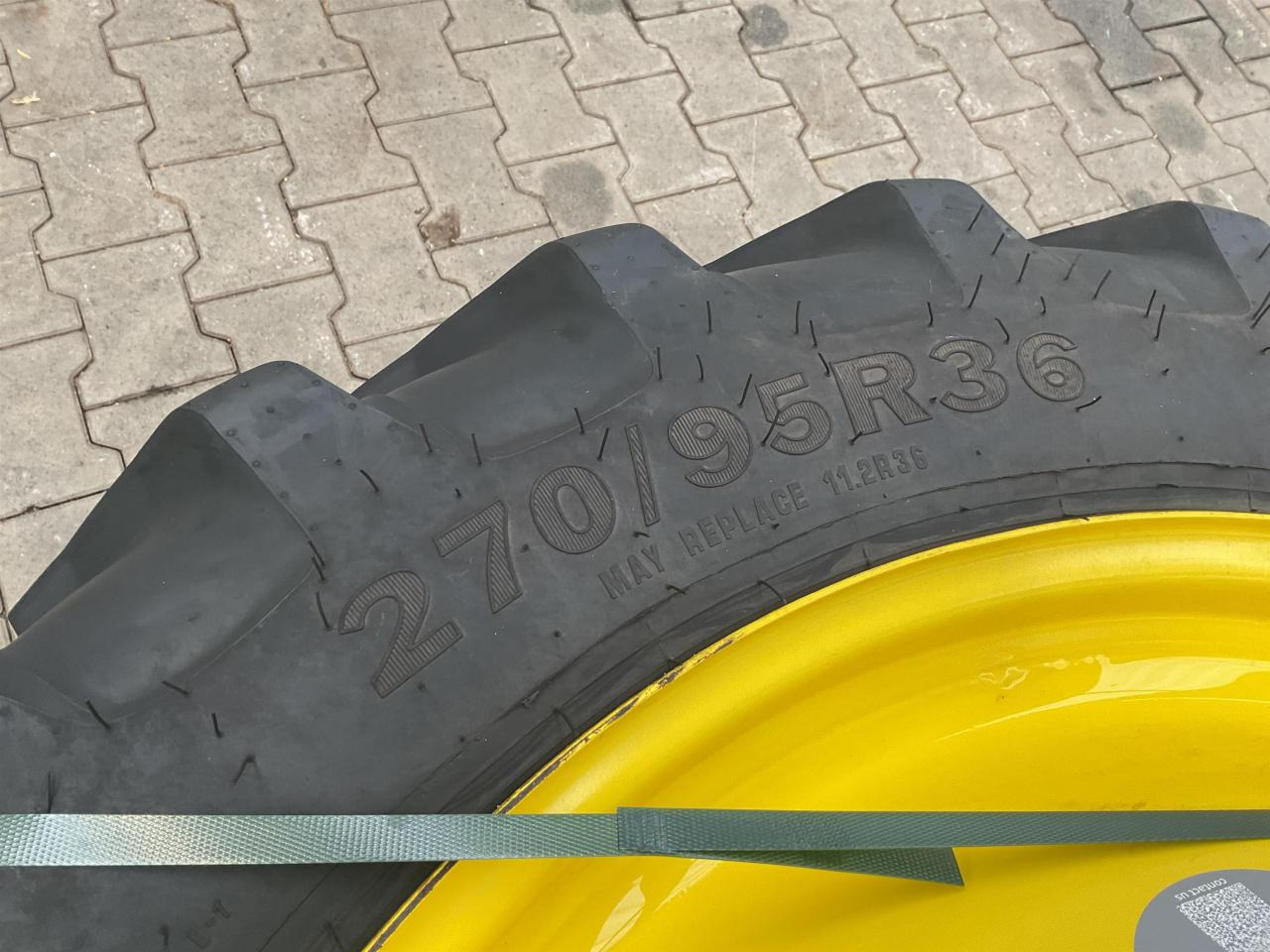Alliance 270/95R36 - Tire for Agricultural machinery: picture 3 Alliance 270/95R36 - Tire for Agricultural machinery: picture 3