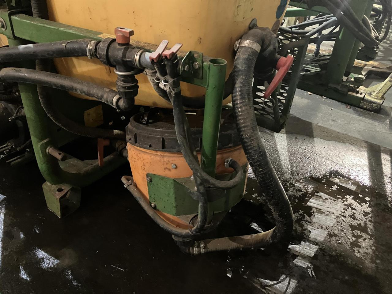 Amazone UF1000 - Trailed sprayer: picture 5 Amazone UF1000 - Trailed sprayer: picture 5