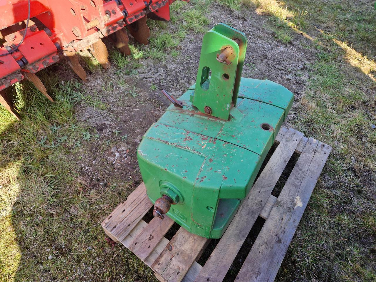 John Deere 900 kg - Attachment: picture 3 John Deere 900 kg - Attachment: picture 3