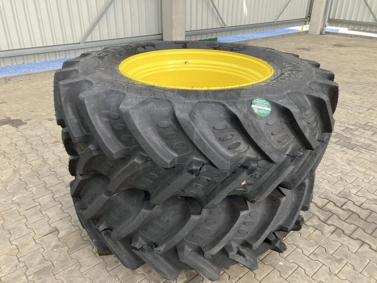 BKT 520/85R38 - Tire for Agricultural machinery: picture 1 BKT 520/85R38 - Tire for Agricultural machinery: picture 1