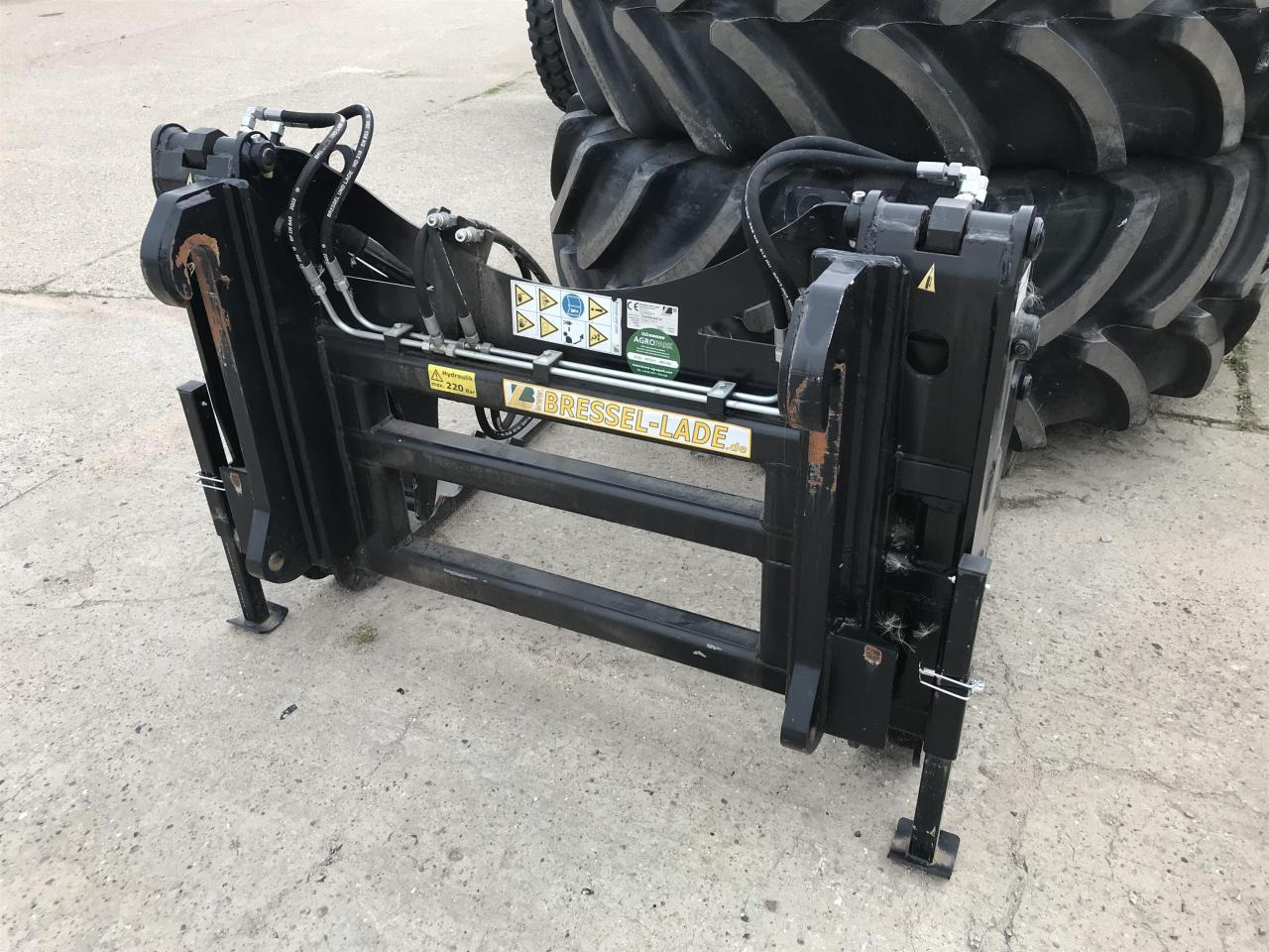 Front loader for tractor Bressel Poltergabel: picture 6 Front loader for tractor Bressel Poltergabel: picture 6