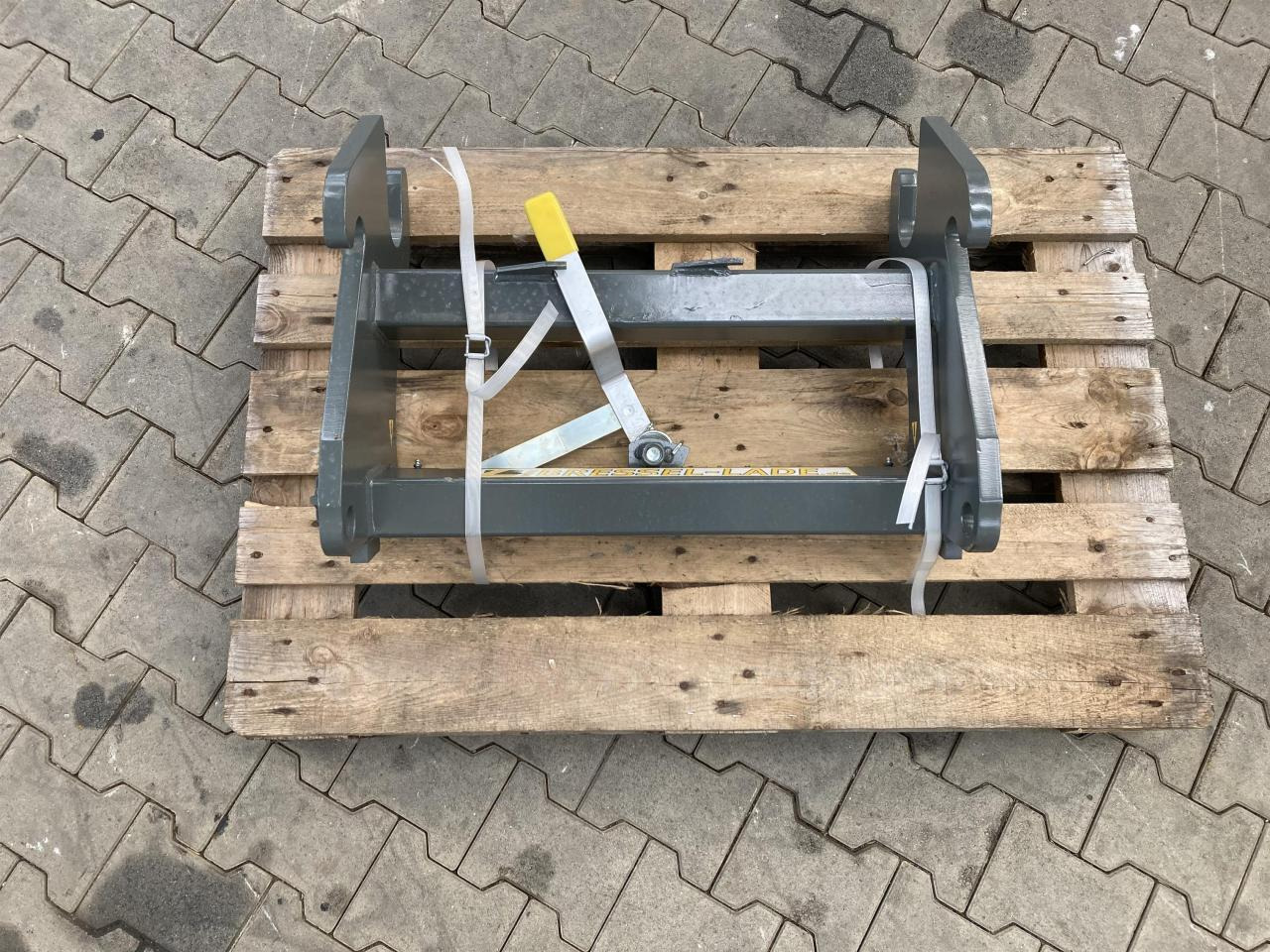 Bressel Weidemann auf Manitou - Front loader for tractor: picture 1 Bressel Weidemann auf Manitou - Front loader for tractor: picture 1