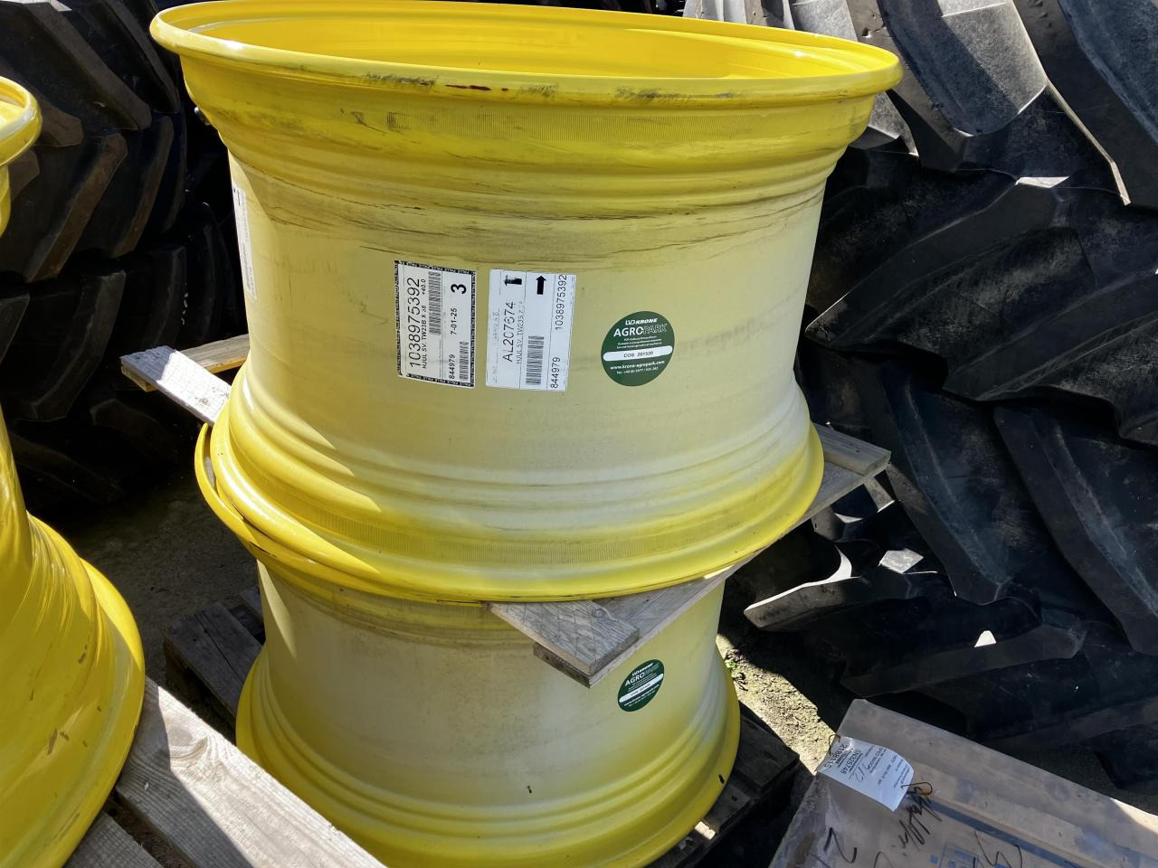 John Deere 23x38 - Tire for Agricultural machinery: picture 1 John Deere 23x38 - Tire for Agricultural machinery: picture 1