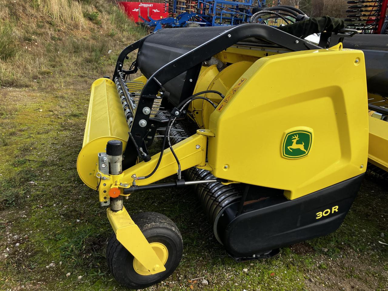 John Deere 30R - Forage harvester attachment: picture 3 John Deere 30R - Forage harvester attachment: picture 3