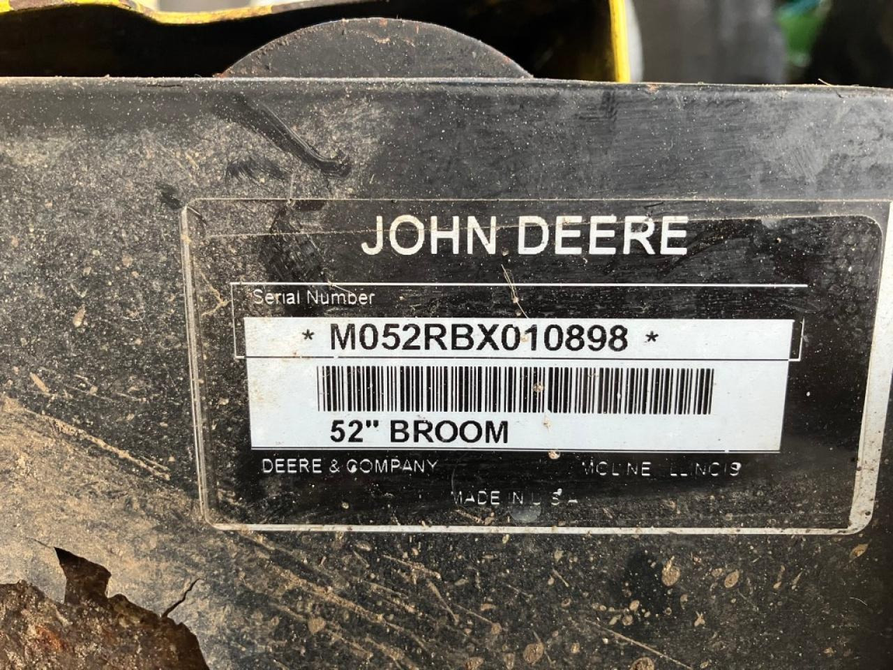 John Deere 52 inch Broom - Broom: picture 3 John Deere 52 inch Broom - Broom: picture 3