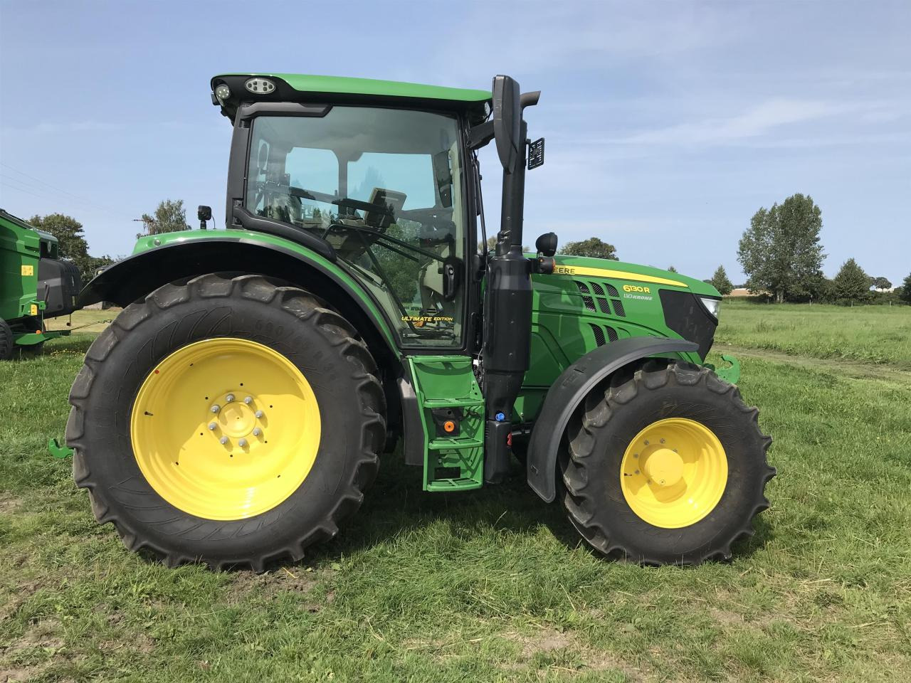 John Deere 6130R - Farm tractor: picture 2 John Deere 6130R - Farm tractor: picture 2