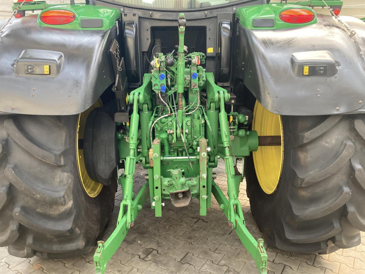 Leasing of John Deere 6170R John Deere 6170R: picture 8