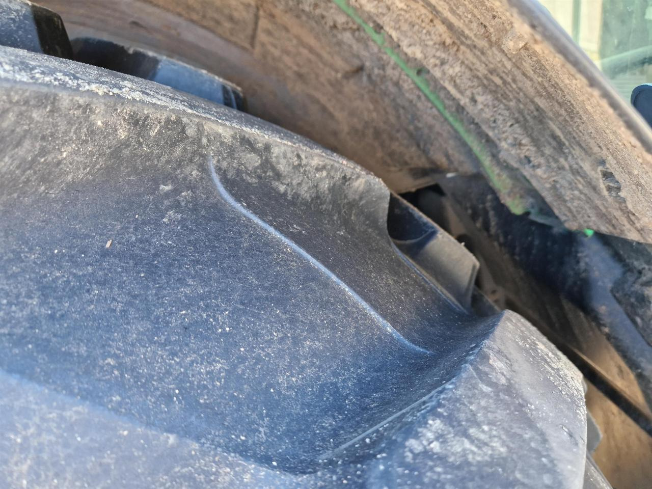 John Deere 6195R - Farm tractor: picture 5 John Deere 6195R - Farm tractor: picture 5