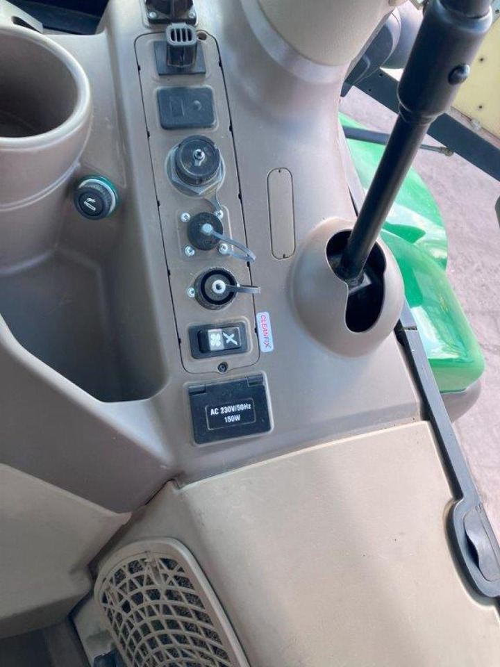 Farm tractor John Deere 6250R: picture 6